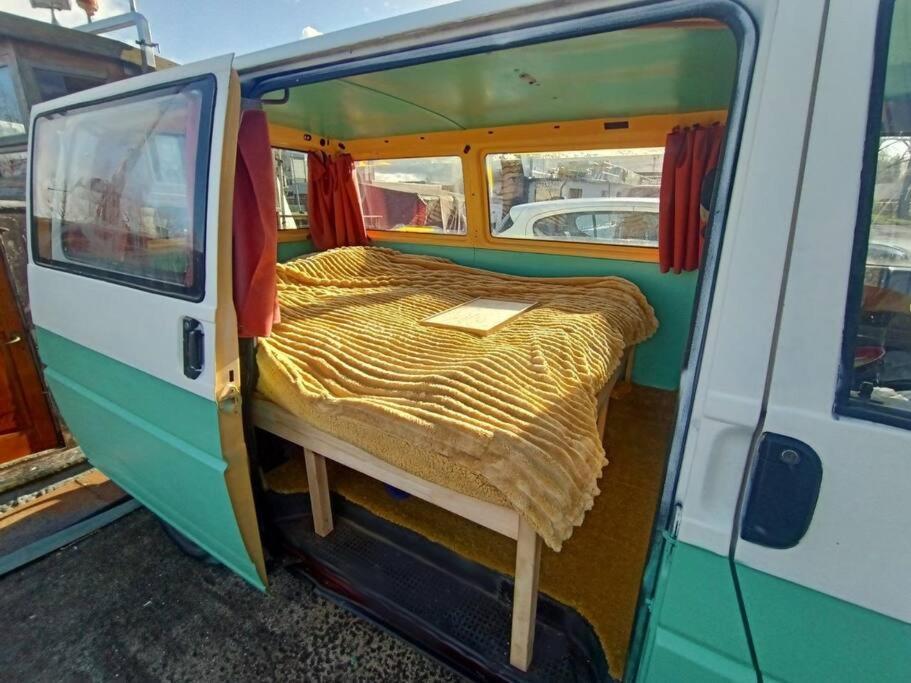 Surfer Van Retreat Groningen Exterior foto